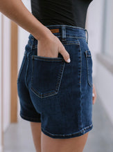 Load image into Gallery viewer, Pocket Front Denim Short

