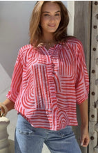 Load image into Gallery viewer, Malta Swirl Top
