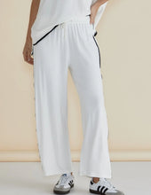 Load image into Gallery viewer, Evelyn Wide Leg Jogger Pant
